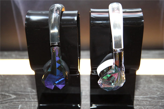 Diamond earphone