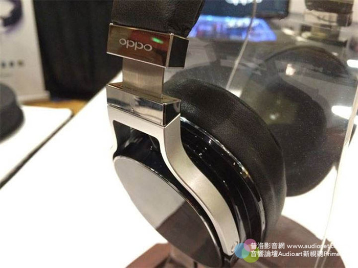 Oppo flat diaphragm headphones