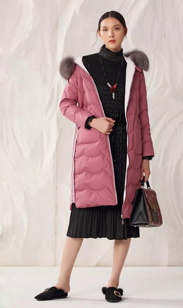 å¤©å†·äº†ç©¿ä»€ä¹ˆä¿æš– ç†™ç„¶XIRANæ–°æ¬¾ç¾½ç»’æœä¸Žä½ ç›¸æ‹¥