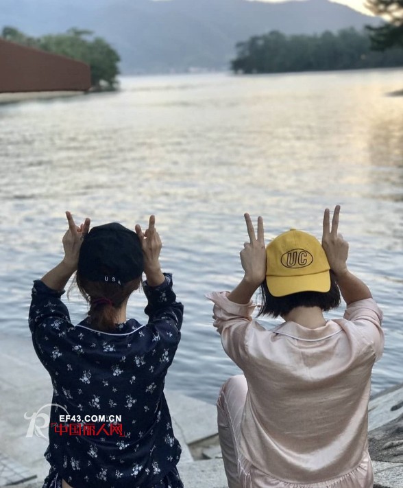 è”¡ä¾æž—ç´ é¢œç©¿ç¡è¡£çœ‹æ—¥å‡ºä¾æ—§æ½® ç¡è¡£å¥³è£…è¦æ€Žä¹ˆç©¿å‡ºè¡—å¥½çœ‹