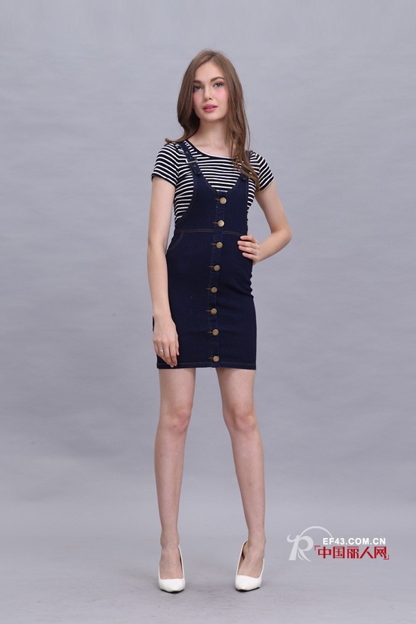 ç§‹å†¬èƒŒå¸¦è£™é…ä»€ä¹ˆè¡£æœ å†¬å¤©èƒŒå¸¦è£™æ€Žä¹ˆæ­é…