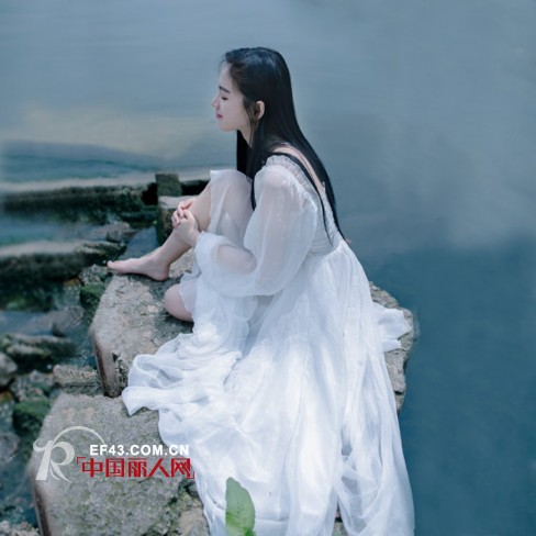 èŽŽæ–¯èŽ±æ€å¥³è£…|æŠŠç™½è‰²å•å“ç©¿åœ¨èº«ï¼Œæ¸…å‡‰æ—¶é«¦è¿‡å¤å­£