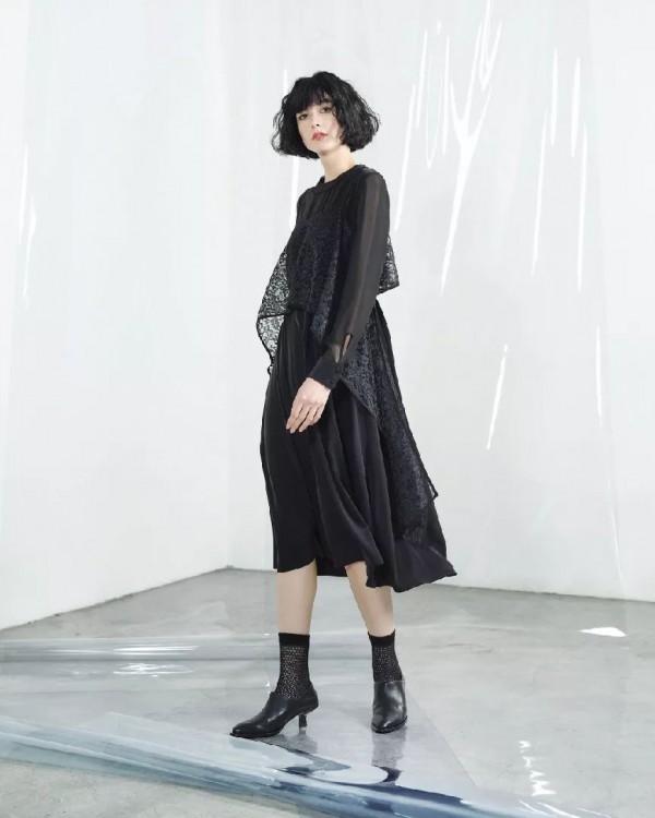 initialå¥³è£…2020æ˜¥è£…æ–°æ¬¾ è·Ÿæˆ‘ä¸€èµ·ä¸Šå¤ªç©º