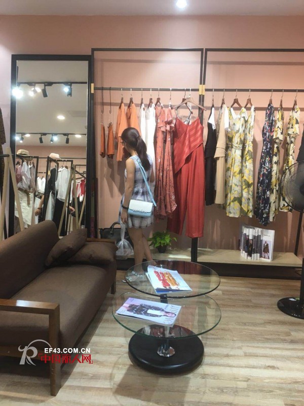 çƒ­çƒˆç¥è´ºè‰¾ä¸½å“²å¥³è£…å†…è’™å¤æ–°åº—ç››å¤§å¼€ä¸š