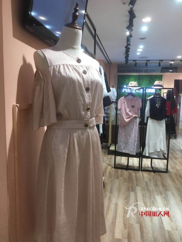 çƒ­çƒˆç¥è´ºè‰¾ä¸½å“²å¥³è£…å†…è’™å¤æ–°åº—ç››å¤§å¼€ä¸š