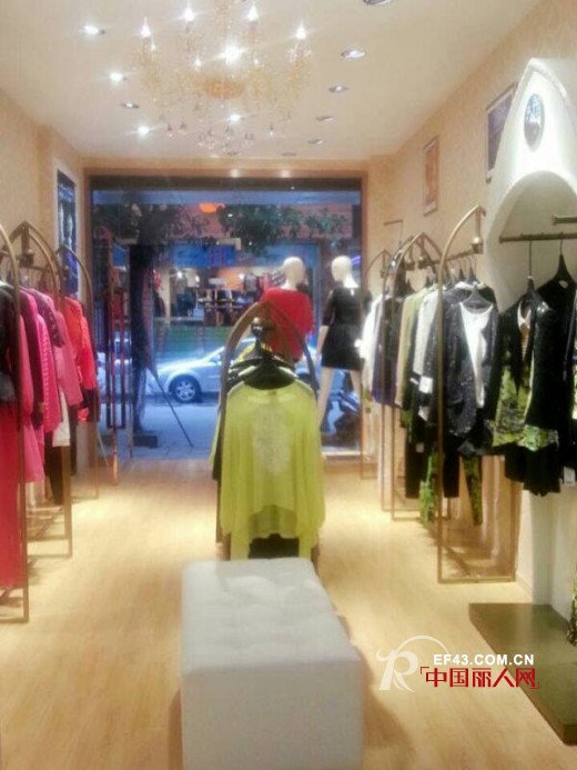 æ­è´ºï¼šè‰ºæœ¯å¥³è£…â€œè¿ªæ–¯å»·.å‡¯â€å—å……ä¸“å–åº—éš†é‡å¼€ä¸š