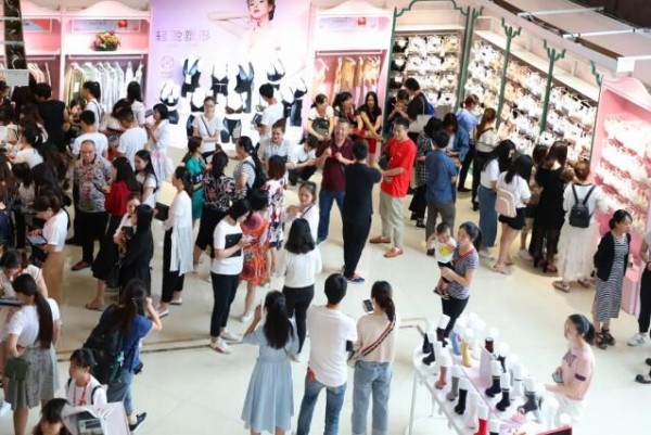 å¥³äººå¿ƒâ€œåå…­å‘¨å¹´åº†ï¼Œ1000ä¸‡ç­”è°¢ä¼šâ€å–å¾—åœ†æ»¡æˆåŠŸï¼