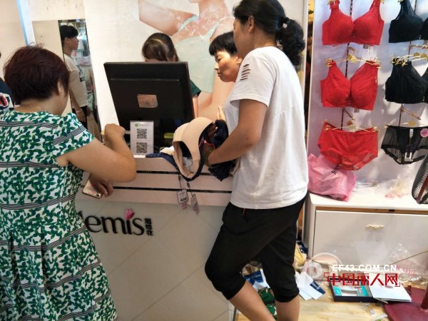 å§å¦¹èŠ±æ¹–å—æ´žå£åº—è£…ä¿®é‡å¼€ä¸š å››å¤©æ”¶èŽ·13ä¸‡å…ƒ