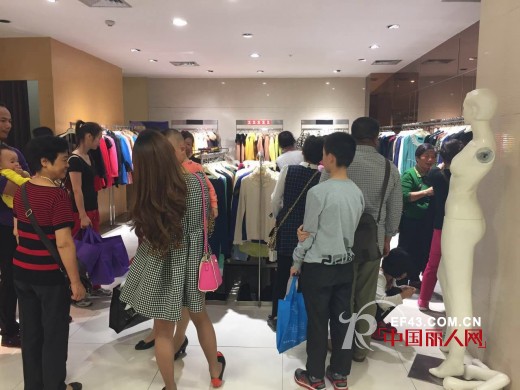 çƒ­çƒˆåº†ç¥é˜¿èŽ±è´ç³å¥³è£…æˆåŠŸå…¥é©»é‡åº†ç™¾ç››è´­ç‰©ä¸­å¿ƒ