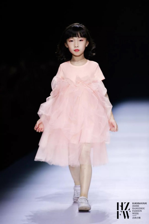 HZFW-DAY4 | NNE&KIKI å°¼å¯ç«¥è£…Â·é™†æ•è¶…æ–°å“å‘å¸ƒ