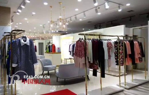 çƒ­çƒˆç¥è´ºHOKABRå›½åº†ä¸‰åº—é½å¼€ä¸š æ—¶å°šç››å®´é½å¼€å¹•