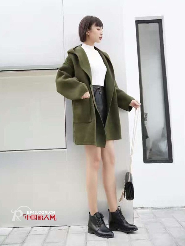 ç„¦ç³–è‰²å¤§è¡£é…ä»€ä¹ˆè¡£æœ ä¸­é•¿æ¬¾å¤§è¡£å¦‚ä½•å†…æ­
