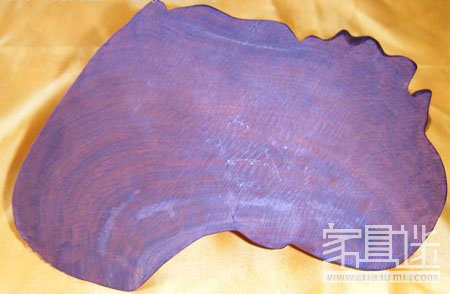 Purple heartwood of red sandalwood.Jpg