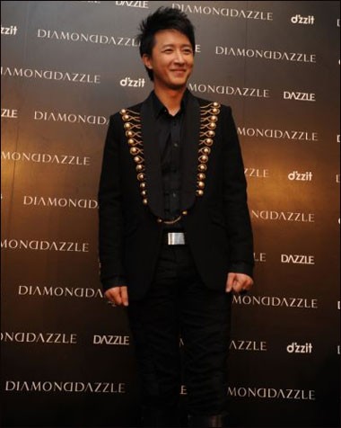 DAZZLEå“ç‰Œ2011ç§‹å†¬å¤§ç§€ æŽå†°å†°éŸ©åºšé¢†è¡”æ½®äººæ˜Žæ˜ŸçŽ°èº«åŠ©é˜µ