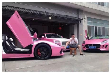 Relying on the "micro-business" worth billions, the luxury car all "girl powder", but was robbed by the shoes