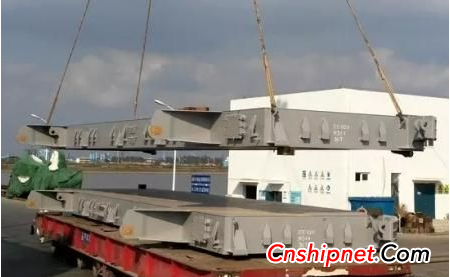 Nantong COSCO Heavy Industries successfully delivered two sets of 61KBC bulk cargo hatch covers