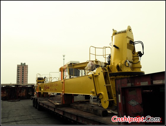 Runbang heavy machine delivers RMT type ship crane