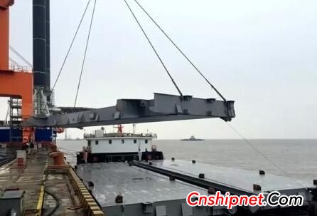 Nantong COSCO Heavy Industries' first batch of DM10 folding hatch covers were successfully shipped