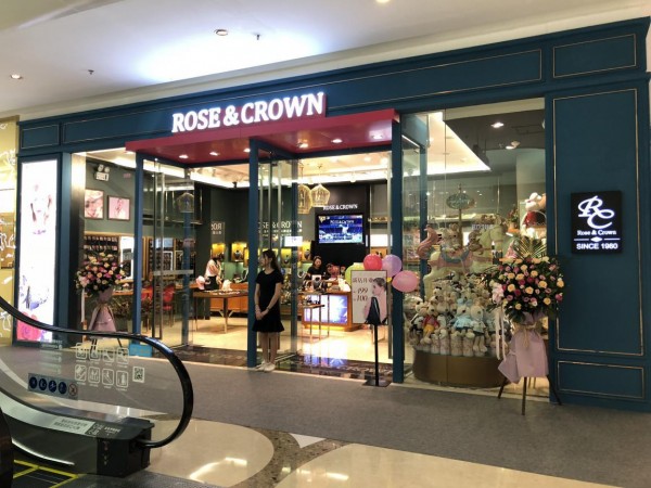 RoseCrownåœ¨æ‚¨èº«è¾¹ï¼æ¾³ä¹‹å† éƒ¨åˆ†é—¨åº—å±•ç¤º