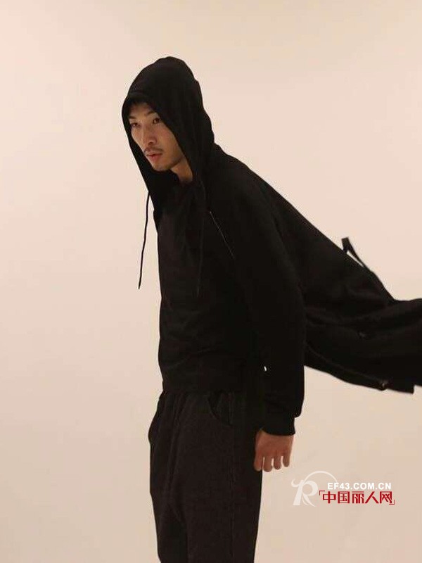 ç§‹å†¬ç”·å£«é£Žè¡£é€‚åˆç©¿é•¿æ¬¾å—ï¼Ÿ é•¿æ¬¾é£Žè¡£æ€Žä¹ˆæ­é…å¥½çœ‹