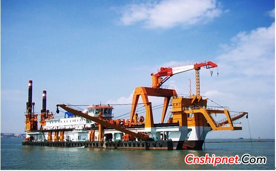 South high-tooth traverse winch gear box supporting "Tianlin" dredger