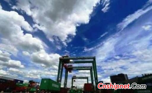 Kalmar 5 tire container gantry crane delivery