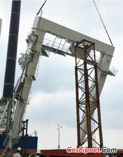 Nantong COSCO Heavy Industries successfully delivered the first 100-ton A-Frame offshore crane project