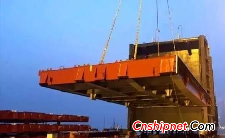 Nantong COSCO Heavy Industries 2400TEU container hatch delivered smoothly