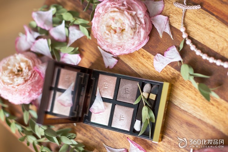 What brand of blush is easy to use