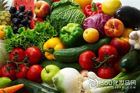Face red blood, fruits and vegetables, skin, sunscreen, face, skin, water shortage