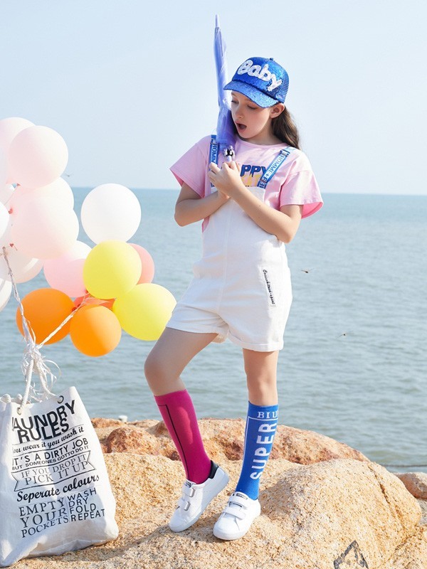 å¤å­£æ€Žä¹ˆç©¿å‡ºæ—¶å°šæ„Ÿï¼Ÿå°å¥³å­©è¿™ä¹ˆç©¿æ½®é…·èŒƒåè¶³