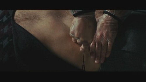The film "Reborn Man" screen: cutting human organs (screenshot)