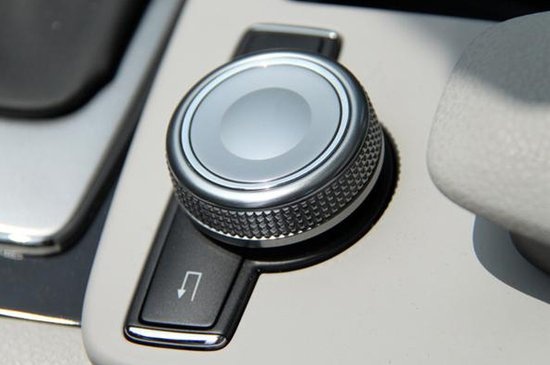 COMAND knob of Mercedes-Benz C