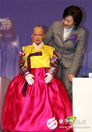 Robot Sophia attends Hansen's dinner, dressed in traditional Korean costumes