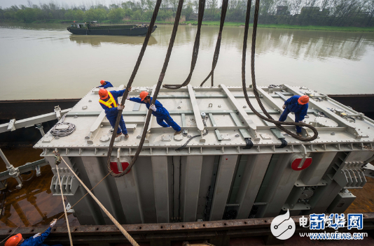 UHV transmission project Transformer "Big Mac" successfully arrived