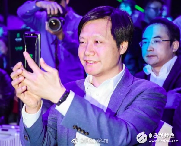 Lei Jun wearing the new millet was caught, Xiaomi bracelet 3?