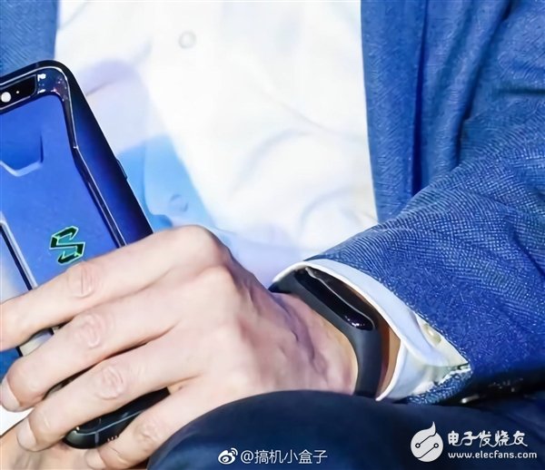 Lei Jun wearing the new millet was caught, Xiaomi bracelet 3?