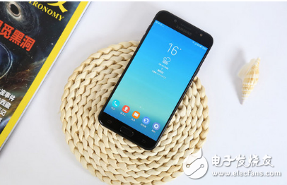 Samsung C8, facial seconds recognition, performance is very powerful