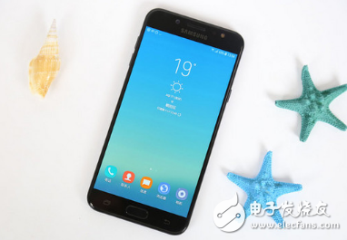 Samsung C8, facial seconds recognition, performance is very powerful