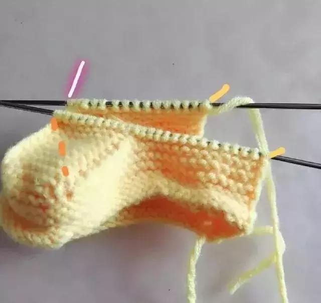 Teach you the weaving of children's hats and shoes