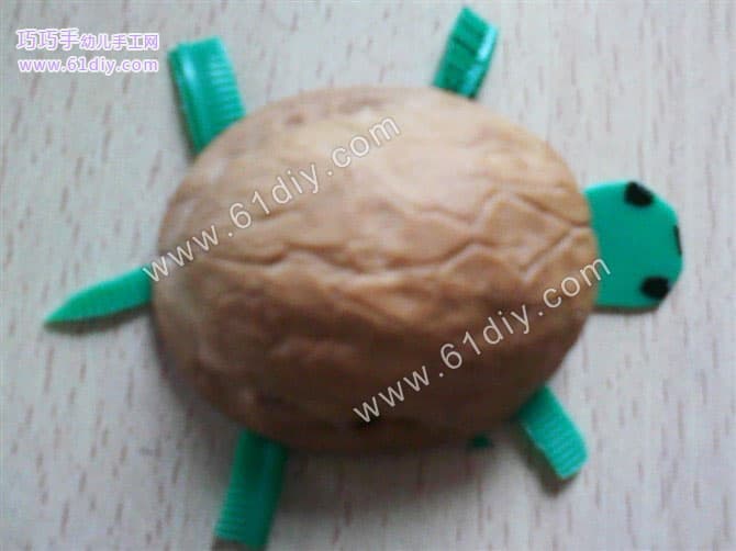 Walnut shell small turtle handmade