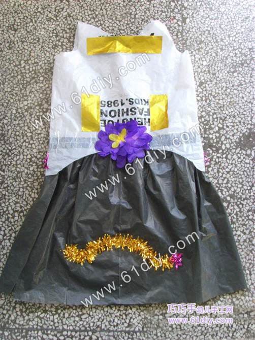 Beautiful plastic bag skirt