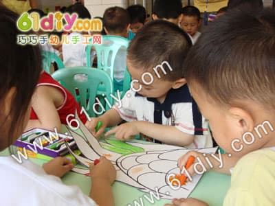 How do the children go through the Dragon Boat Festival?