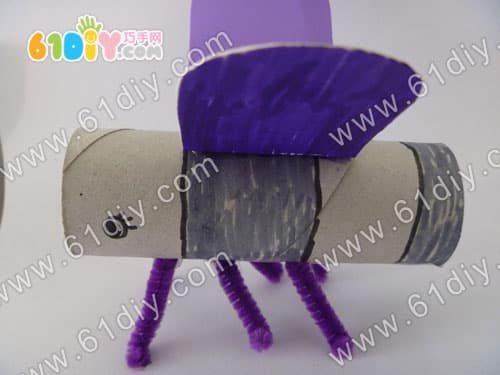Paper tube bee making illustration