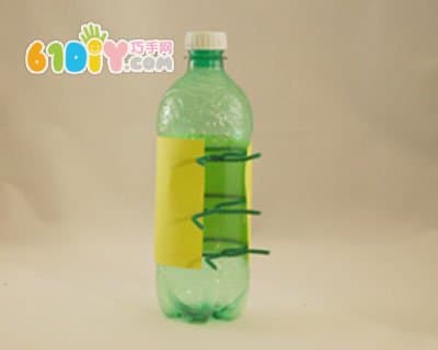 Plastic bottle making flying insects