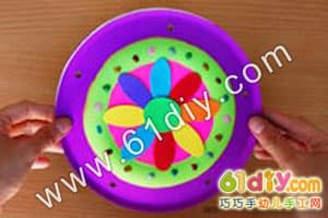 Paper tray tambourine (prepared for early morning exercise equipment) Paper Plate Tambourine