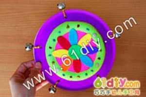 Paper tray tambourine (prepared for early morning exercise equipment) Paper Plate Tambourine