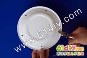 Paper tray tambourine (prepared for early morning exercise equipment) Paper Plate Tambourine