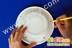 Paper tray tambourine (prepared for early morning exercise equipment) Paper Plate Tambourine