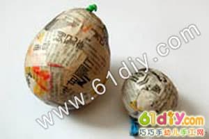 Balloon newspaper making turkey model